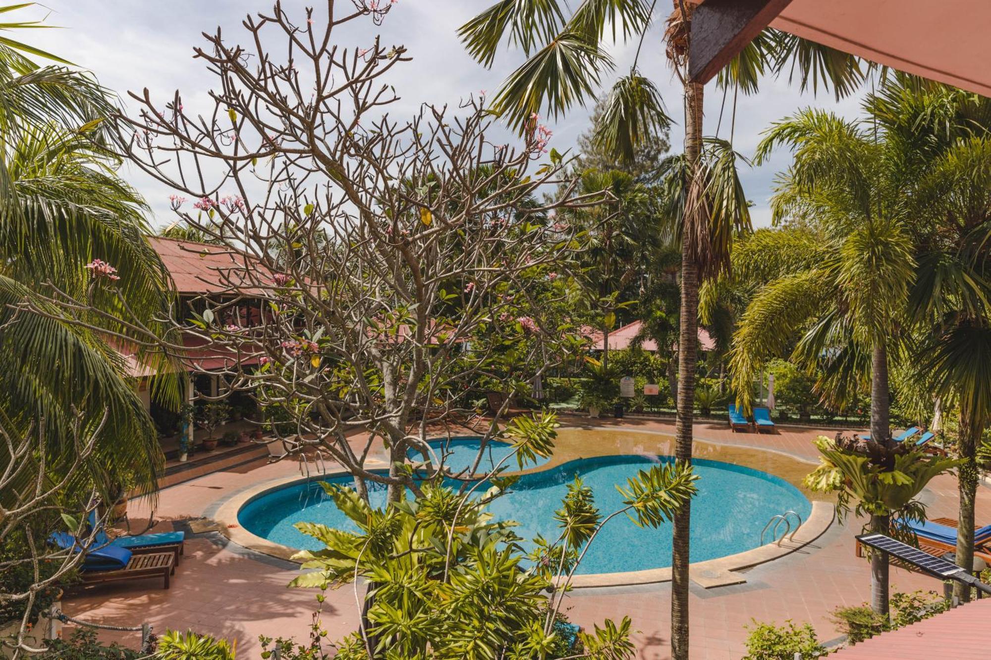 Pangkor Sandy Beach Resort Kampong Pasir Bogak Exterior photo